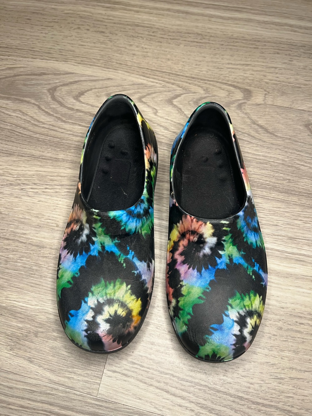 Crocs Neria Pro II Tie Dye Clogs Womens Sz 7 Black Nurse Chef Anti Slip